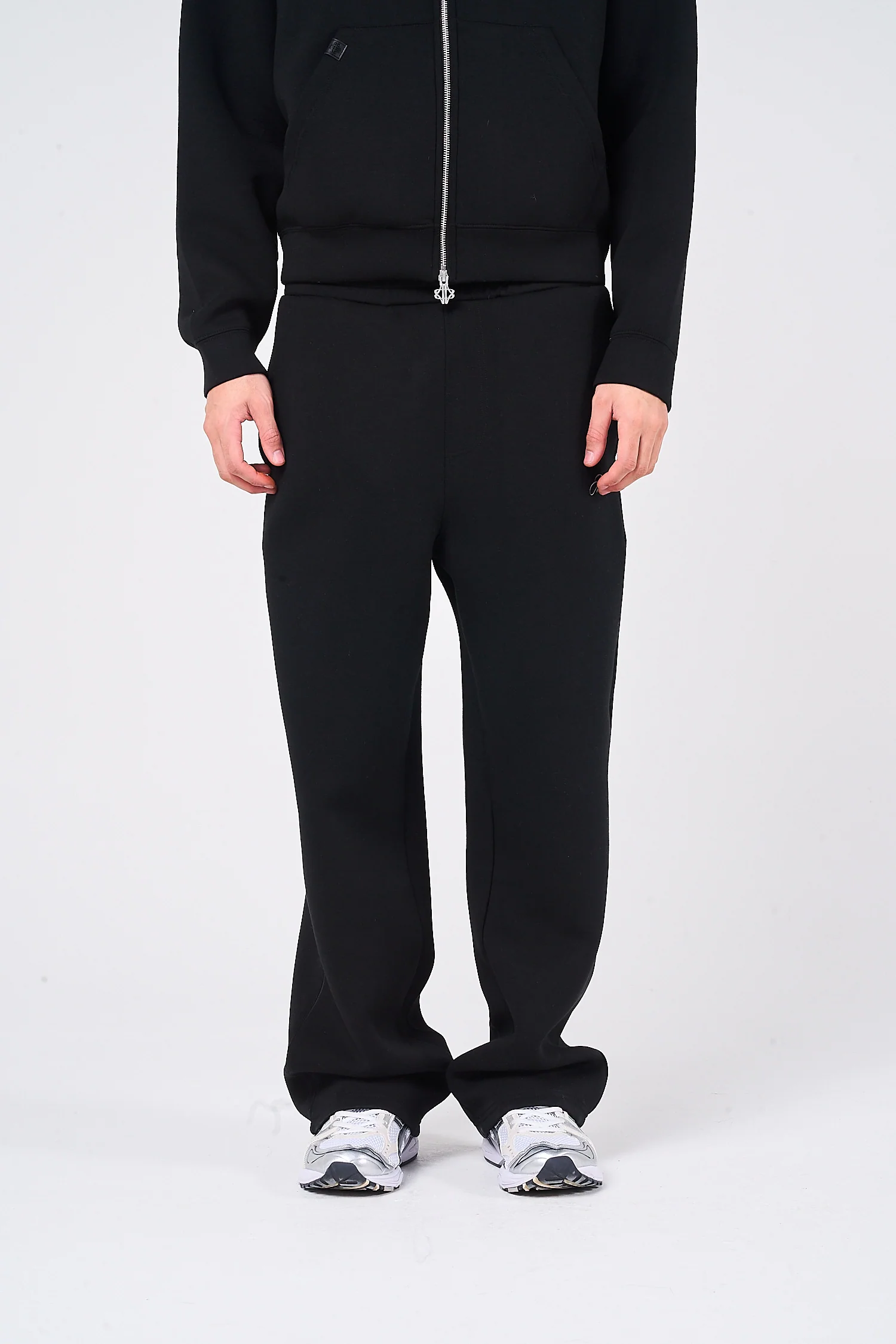 Atelier Black Scuba Jogger - Image 3