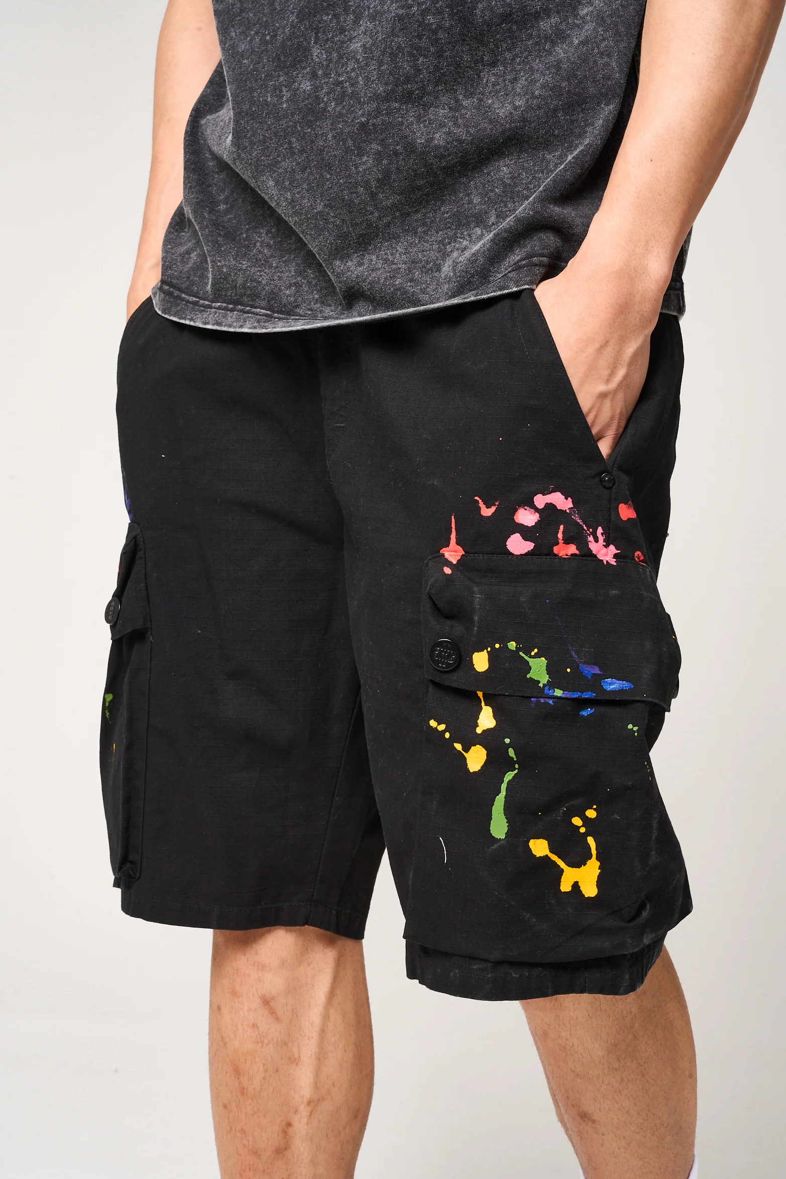 Colonel Cargo Shorts Black - Image 3