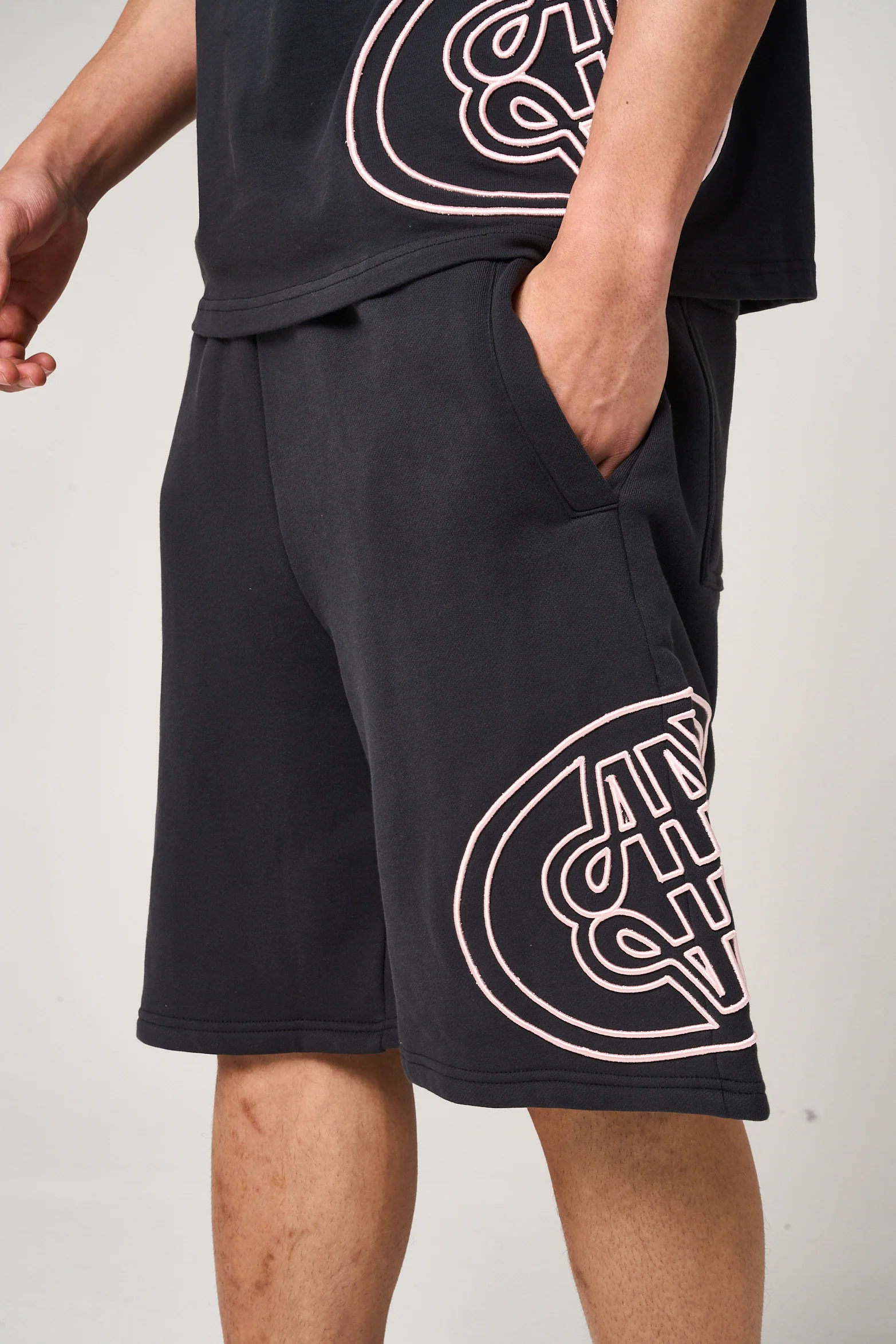 Fares Logo Embroidery Shorts Black - Image 3