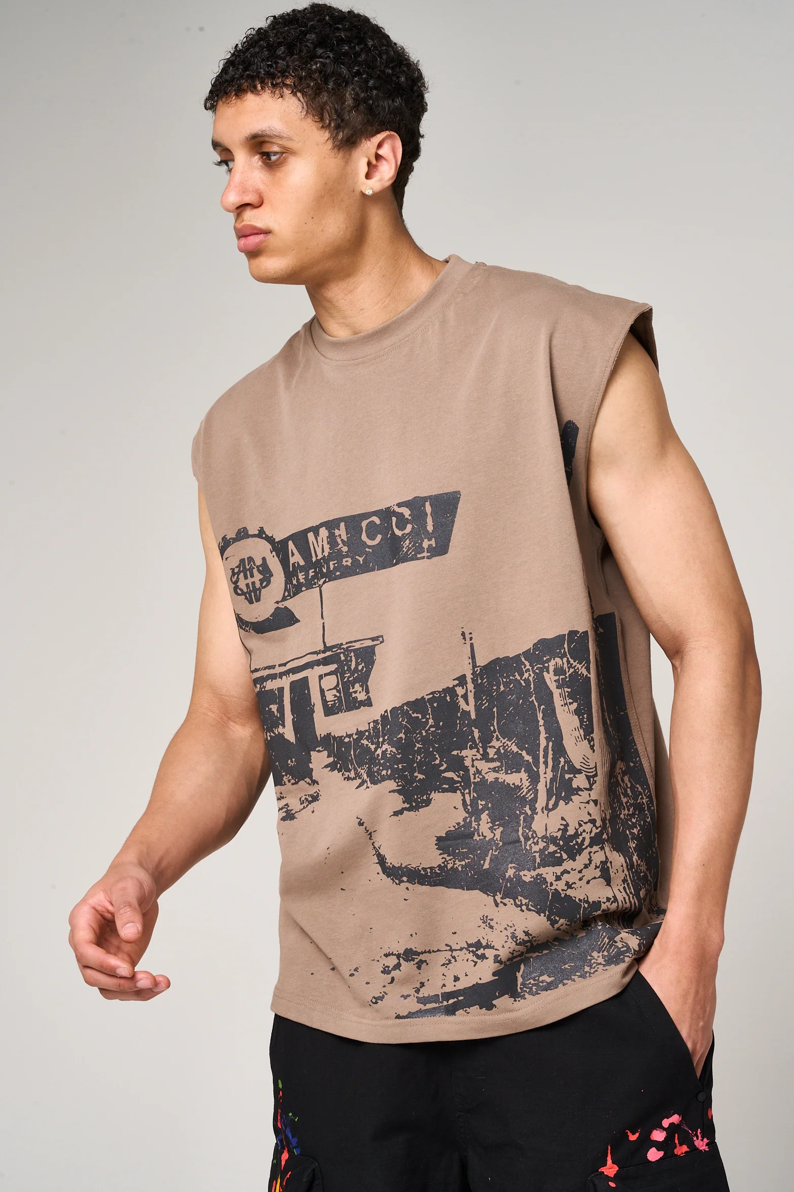 Route Sleeveless Graphic T - Image 3