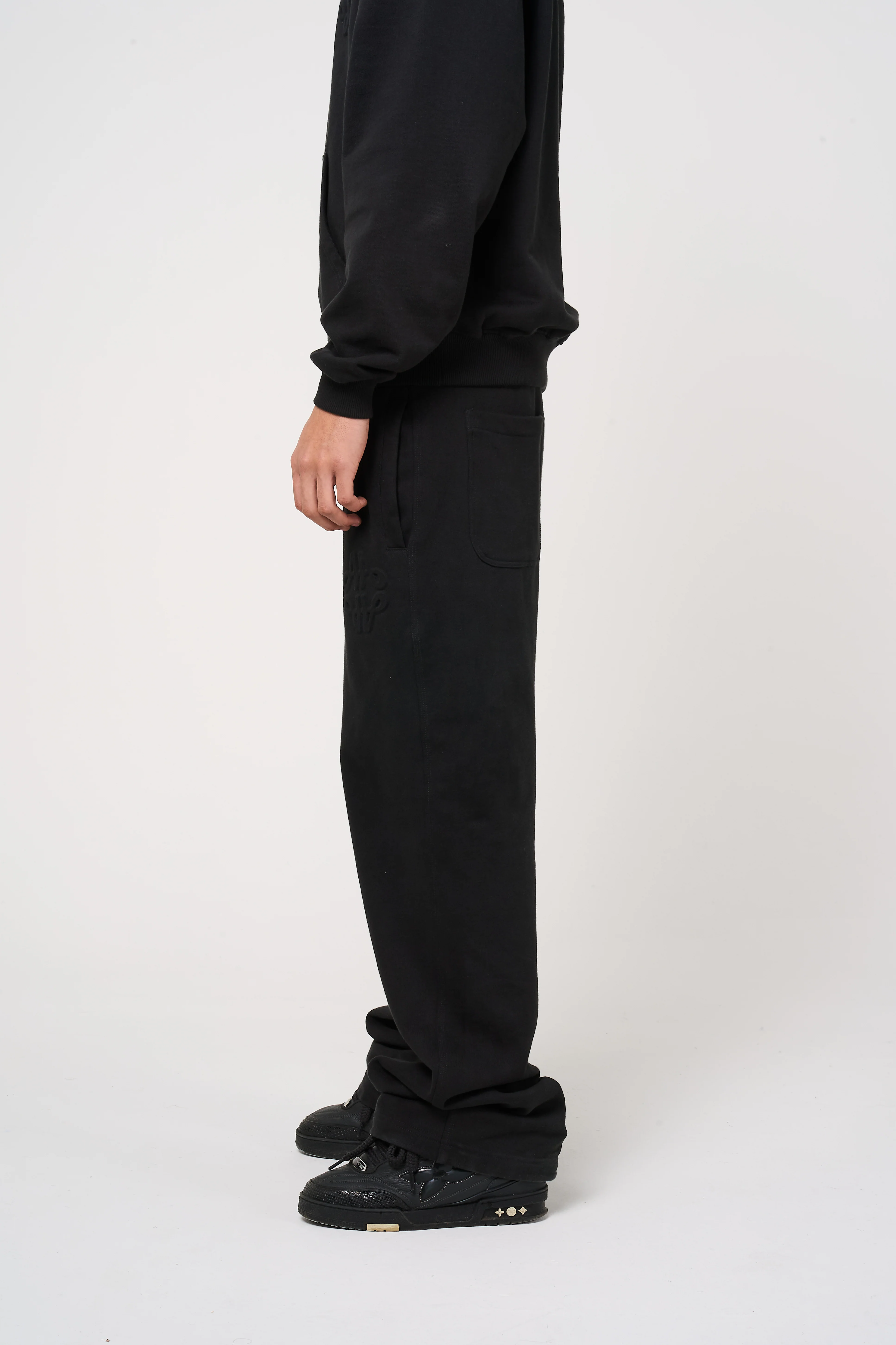 Reyes Emblem Logo Jogger Black - Image 5