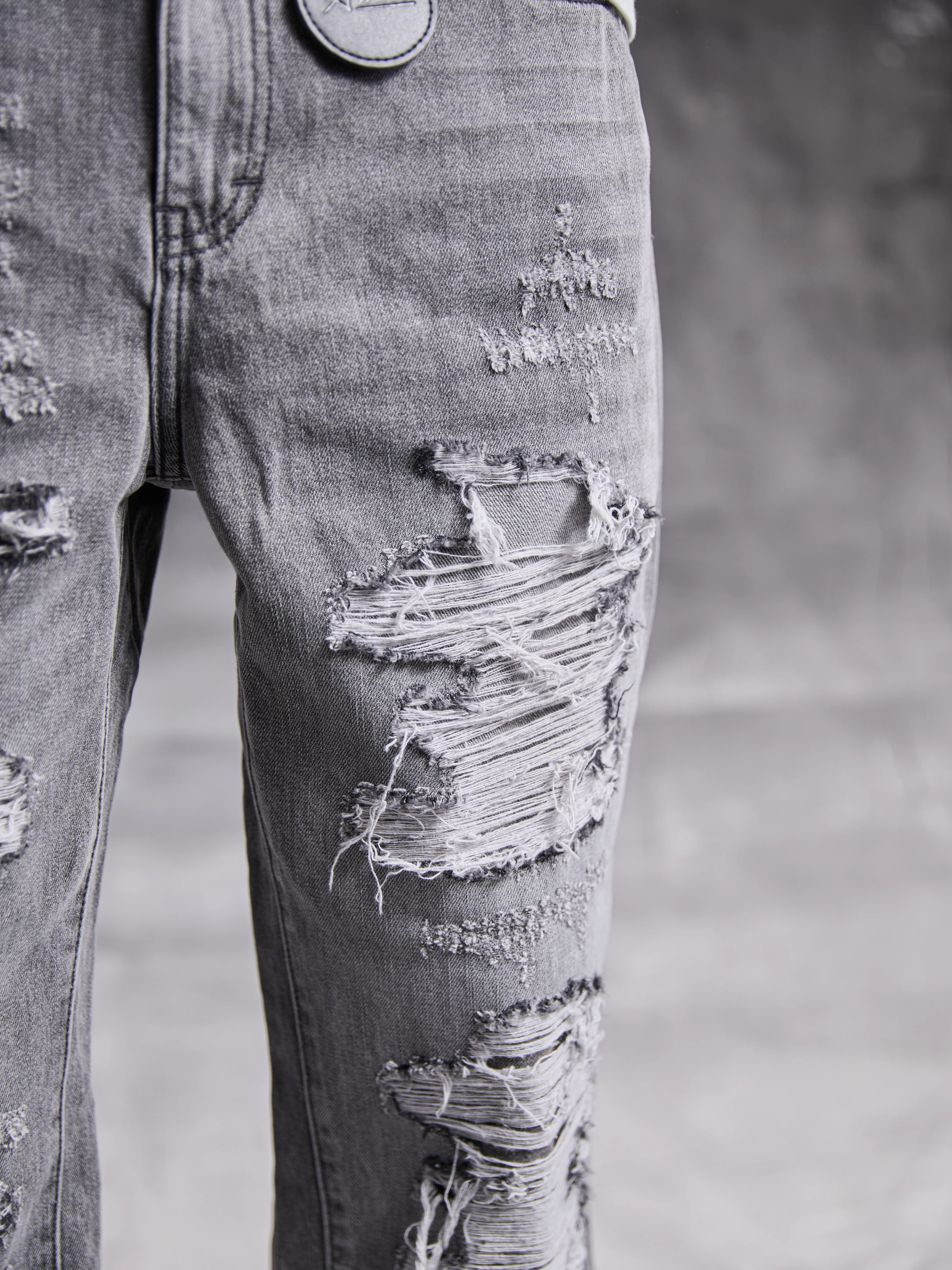 Sarrona Grey Washed Denim Jean - Image 6