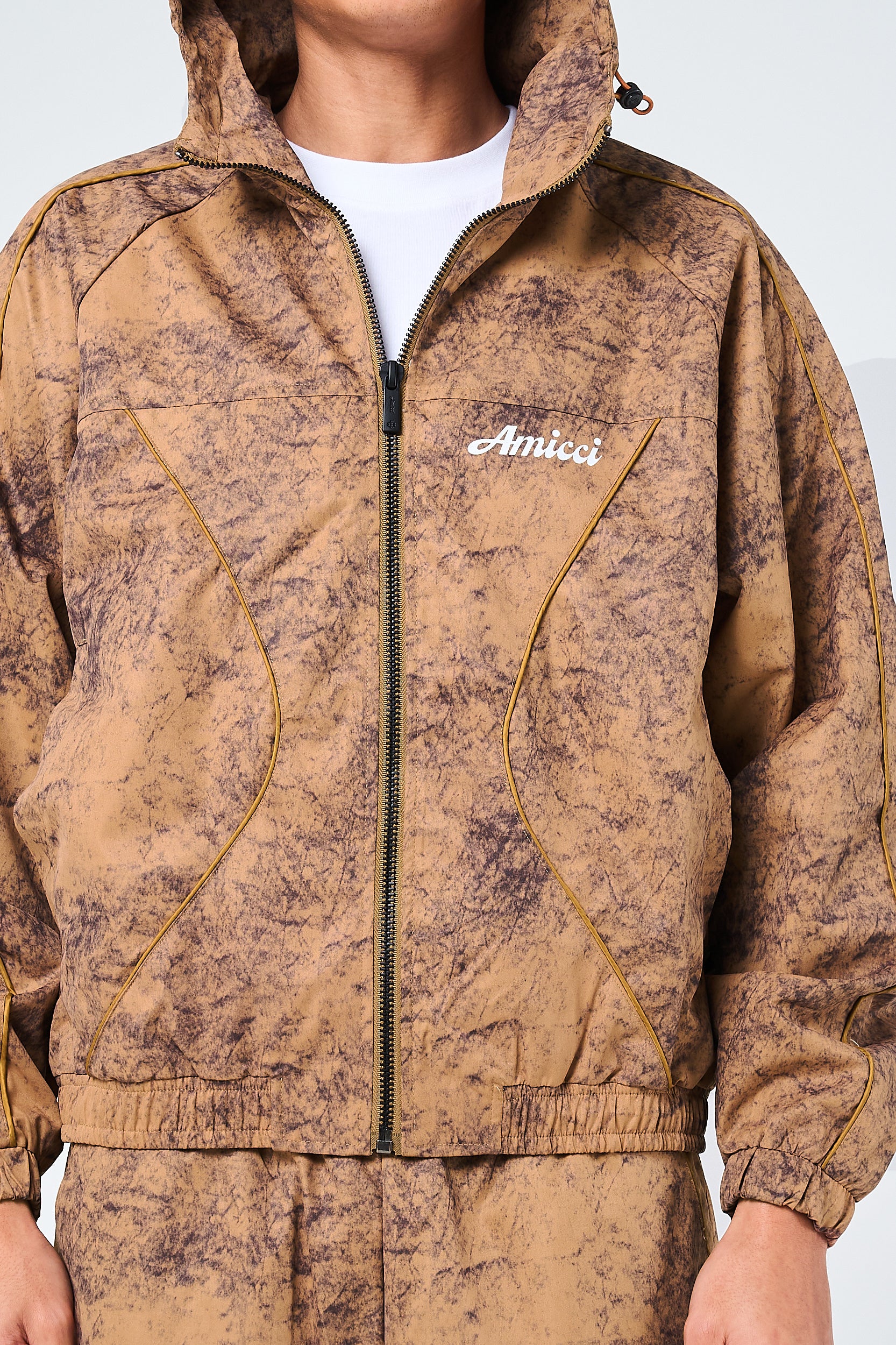 Spark Windbreaker Sand - Image 3