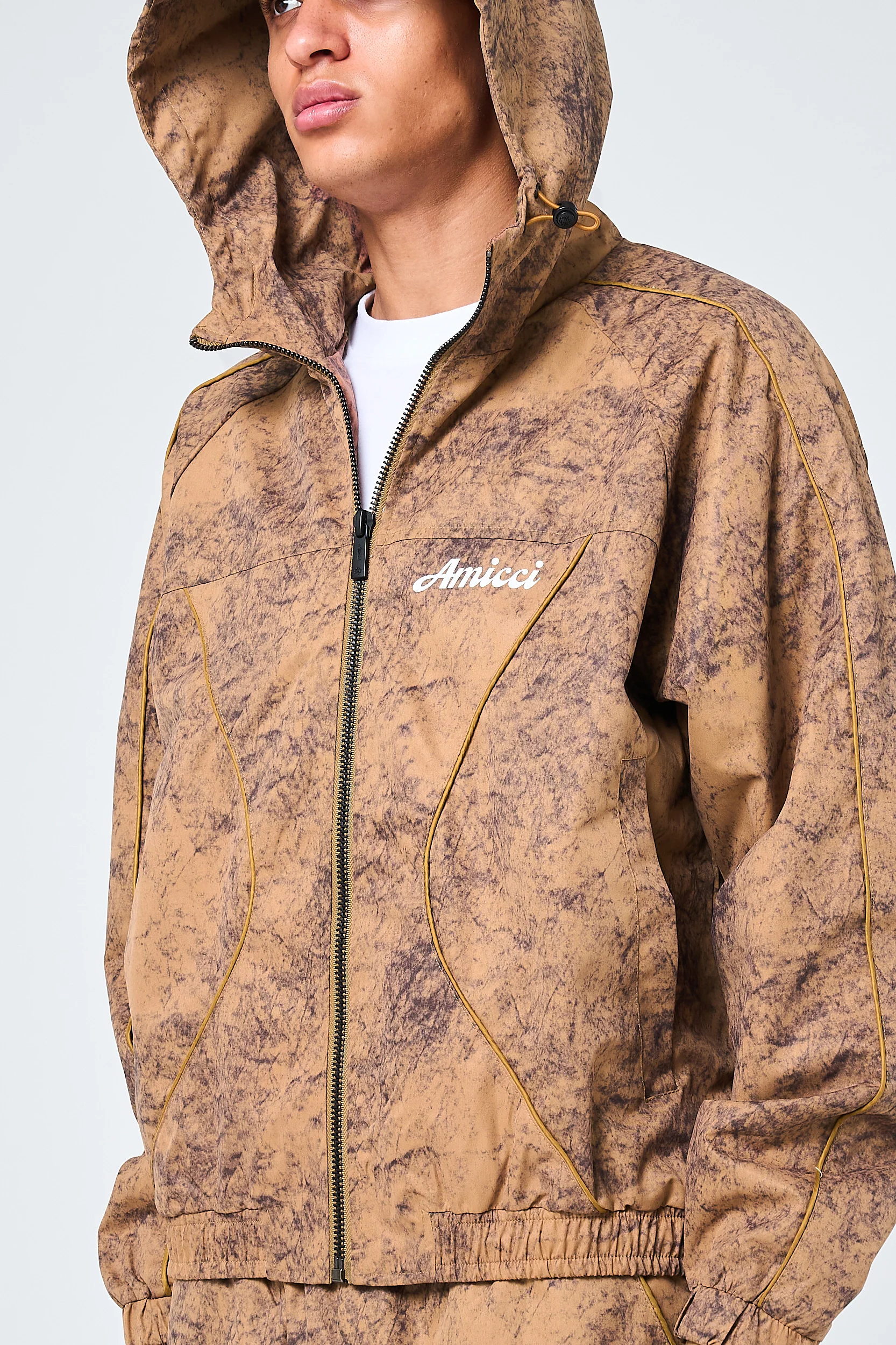 Spark Windbreaker Sand - Image 4